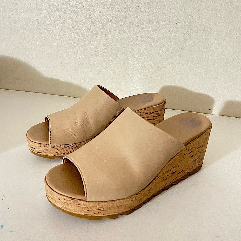 Sorel tan leather slip on cork wedge heel slide sandals 7.5